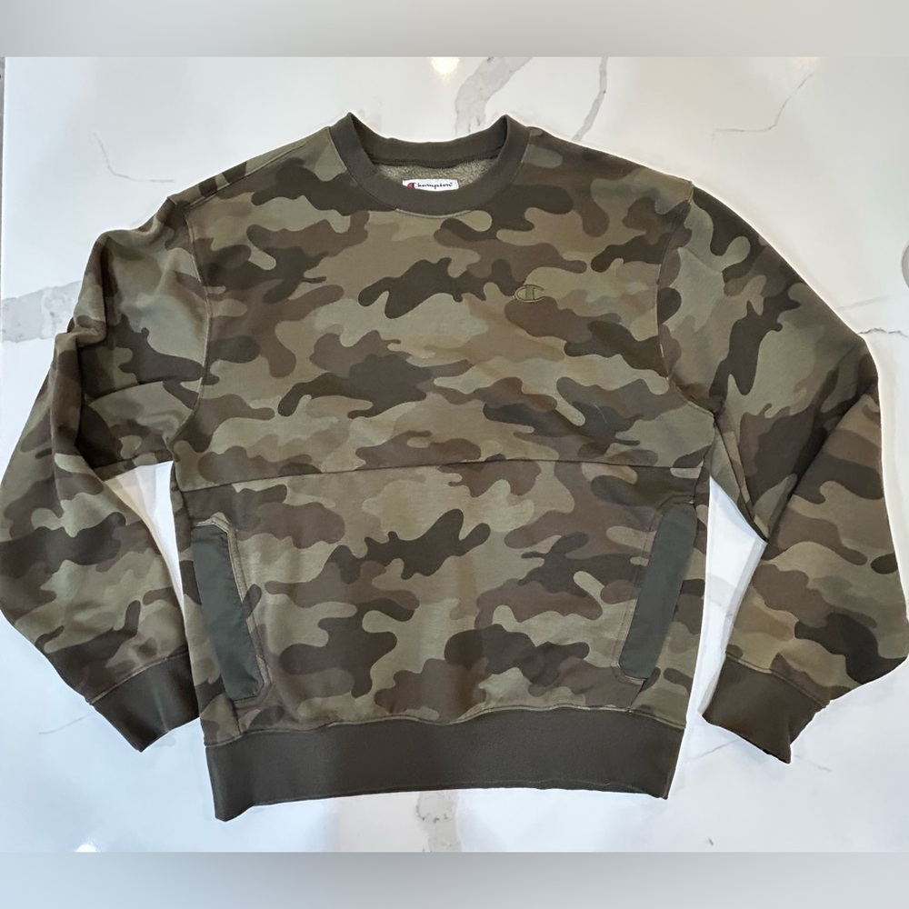 Champion Men's Urban Pursuits AOP, Medium
Crew Camo Cargo
Sweatshirt Olive/Army